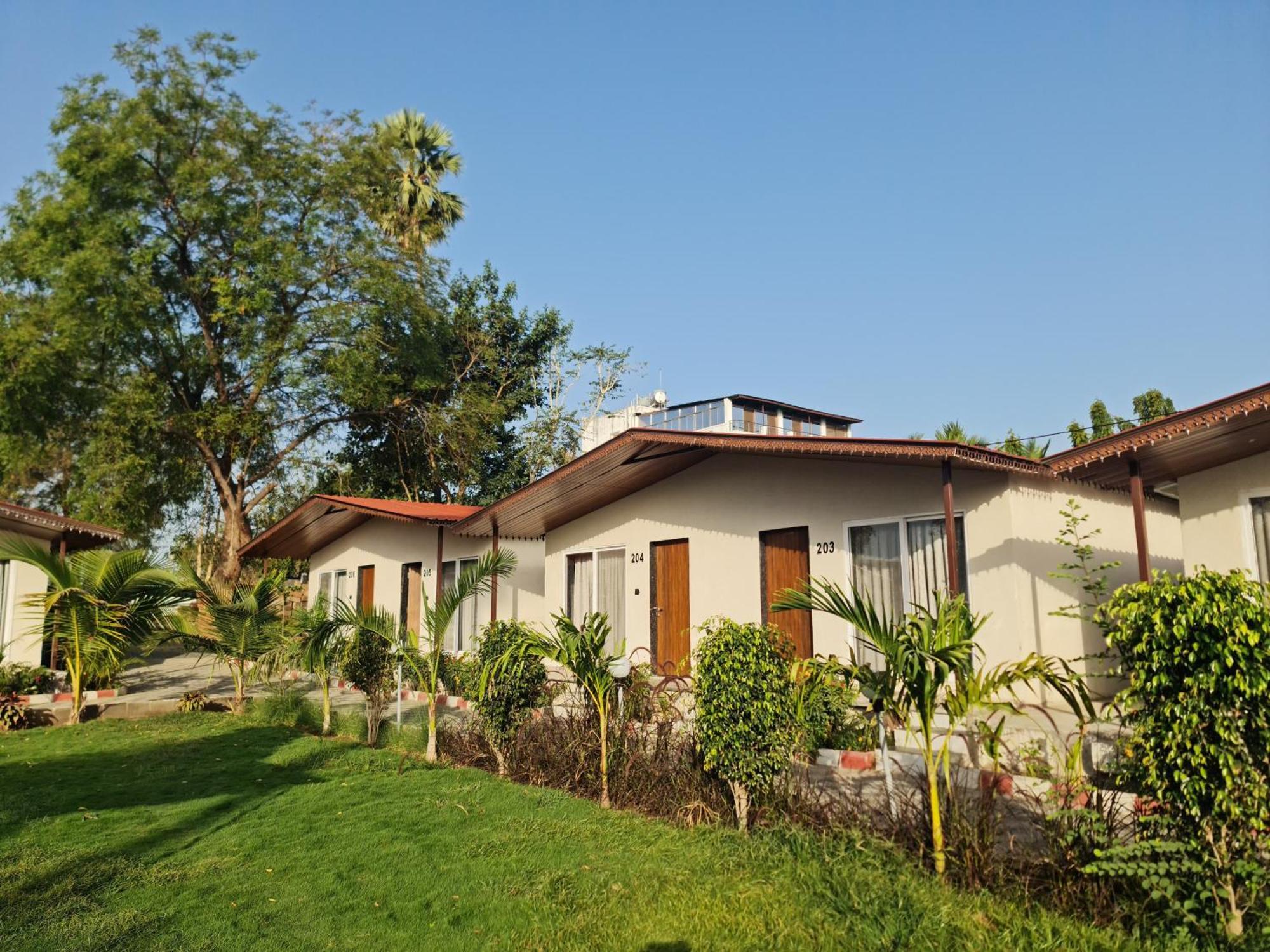 Riverview Tent Resort Kevadia Exterior photo